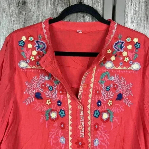 Coruja Embroidered Top Tunic Red Color 3/4 Sleeves Popover Scalloped Hem Sz M - Picture 2 of 8